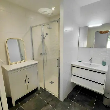 S/mer - A 150 M De La Plage, 6 Personnes, Terrasse, Garage Privatif - Centre-ville A Pied | Animaux Acceptes, Vendee بيت للعطل *